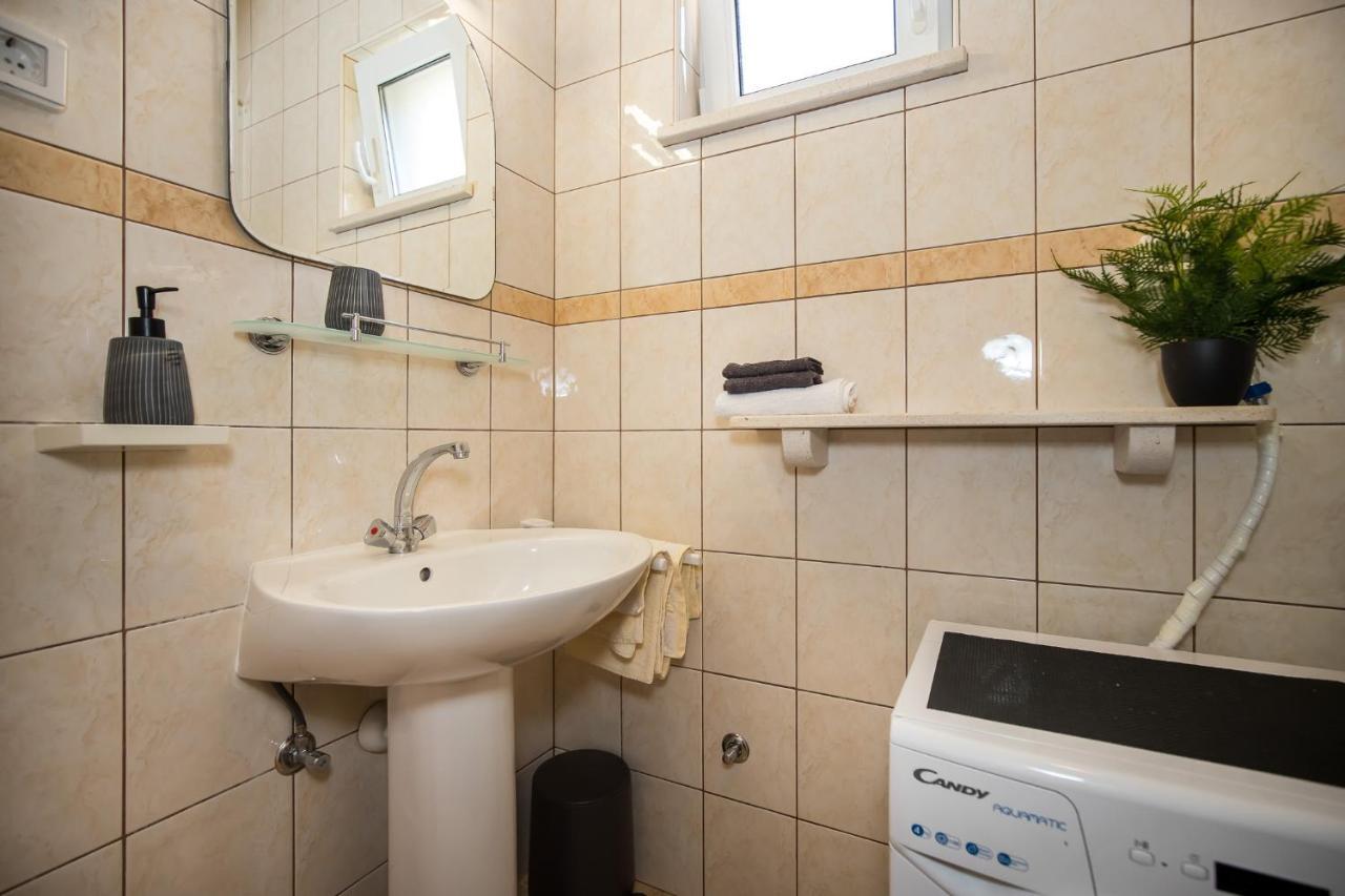 Apartmani Filipic โบล ภายนอก รูปภาพ